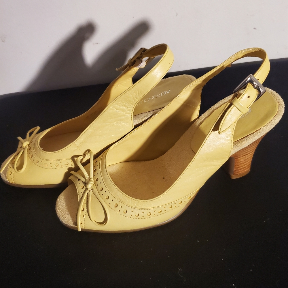 Aerosoles peek-a-boo toe heels sz 5.5